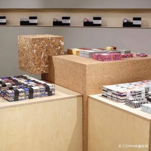 壁挂机与礼品盒展示怎么摆放好看图片